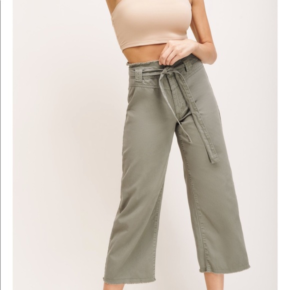 Dynamite “Karlie” Linen Culottes with Waist Tie - Picture 4 of 6
